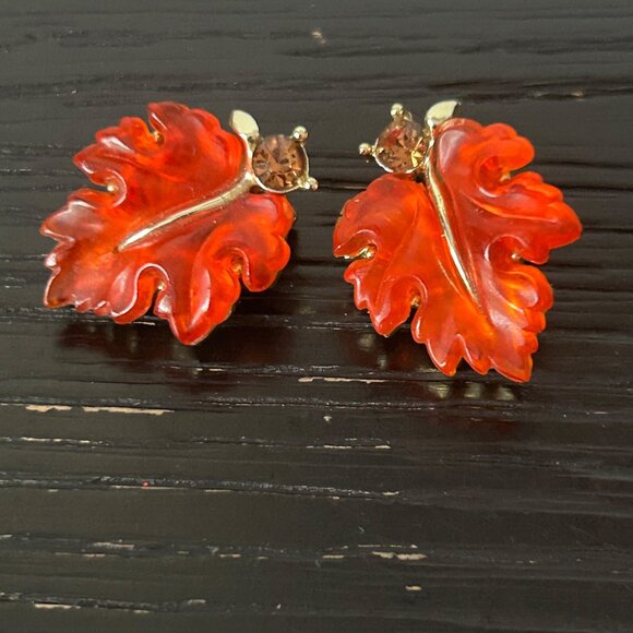 VTG LISNER Leaf Clip-On Earrings Gold Tone & Orange Molded Glass Fall Accessory - Picture 1 of 10